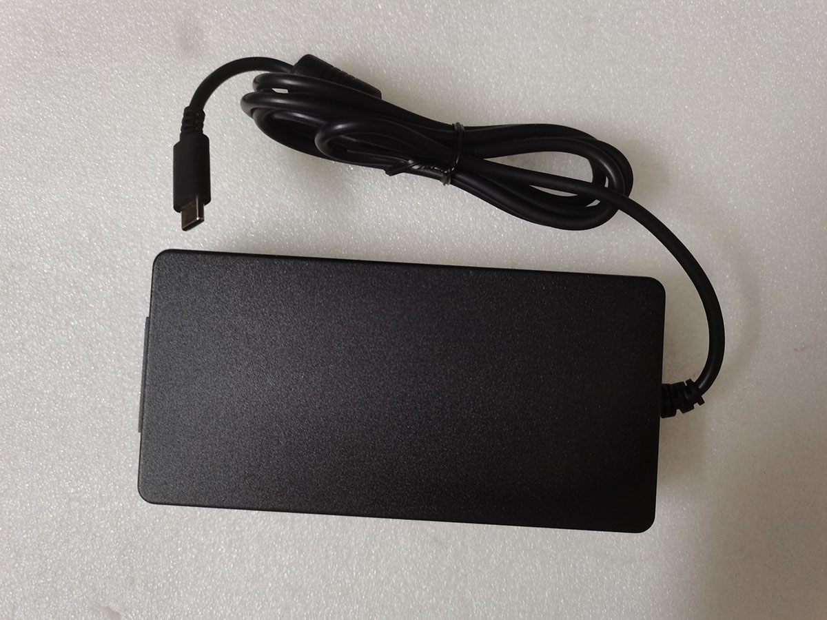 NIEUWE Slanke OEM FSP 28 V 5A  - Pc Gaming News recensie en prijs