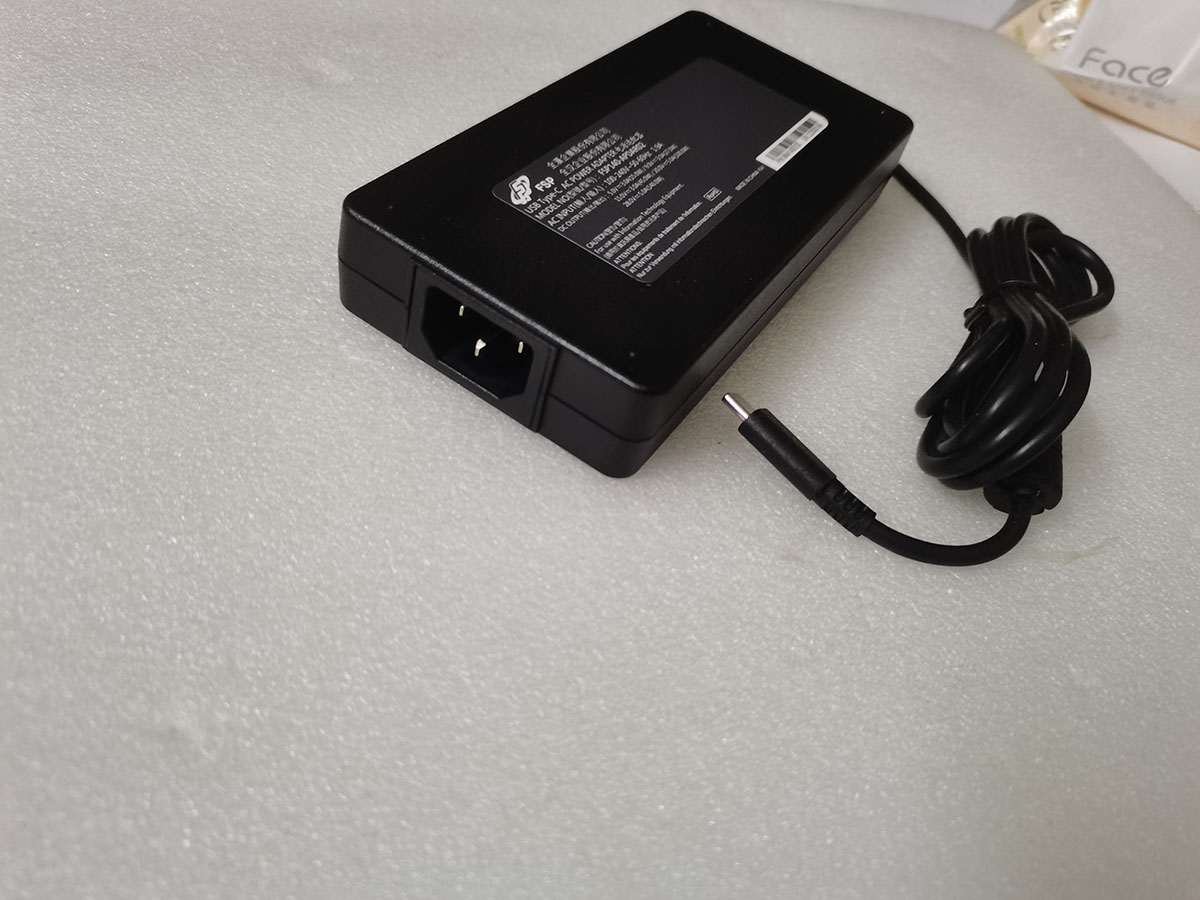 NIEUWE Slanke OEM FSP 28 V 5A  - Pc Gaming News recensie en prijs