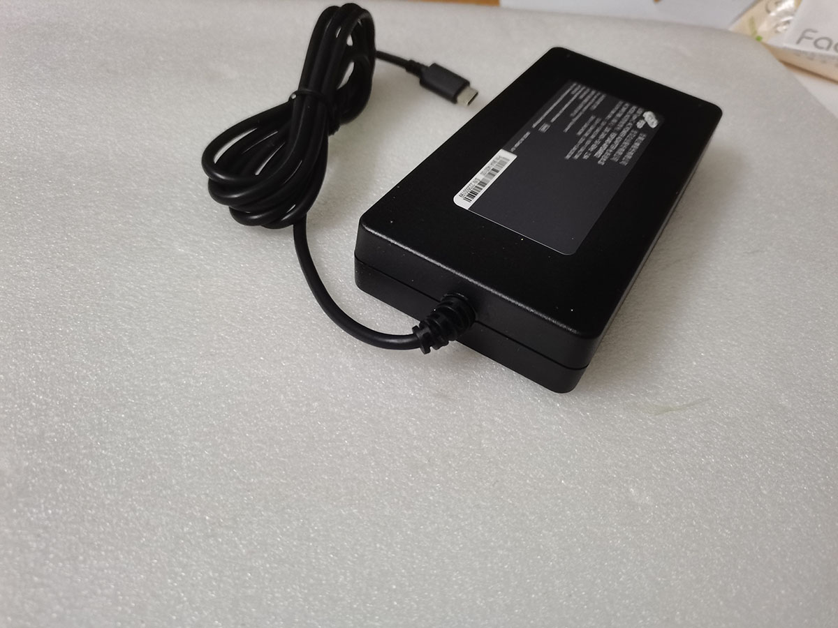 NIEUWE Slanke OEM FSP 28 V 5A  - Pc Gaming News recensie en prijs